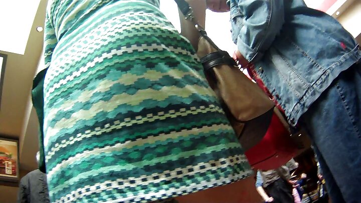 Ponografia ambapo Martina Smeraldi analalwa kwenye matako na mwanaume