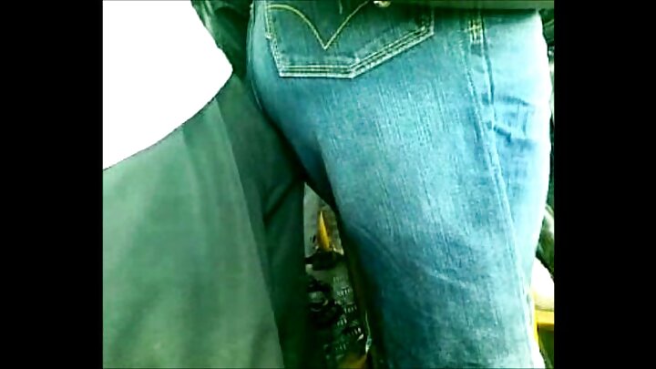 BDSM Nyepesi ambapo mwanaume anamlawiti msichana wa Urusi