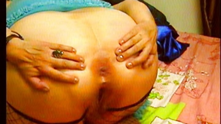 Mwanafunzi Laina Marie amtongoza mwanamume mwenye uzoefu