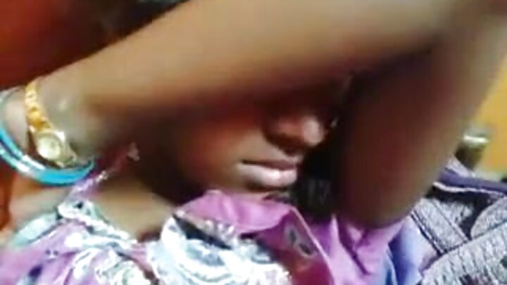 Msichana mweusi wa Urusi anamnasa mwanaume kwenye hosteli