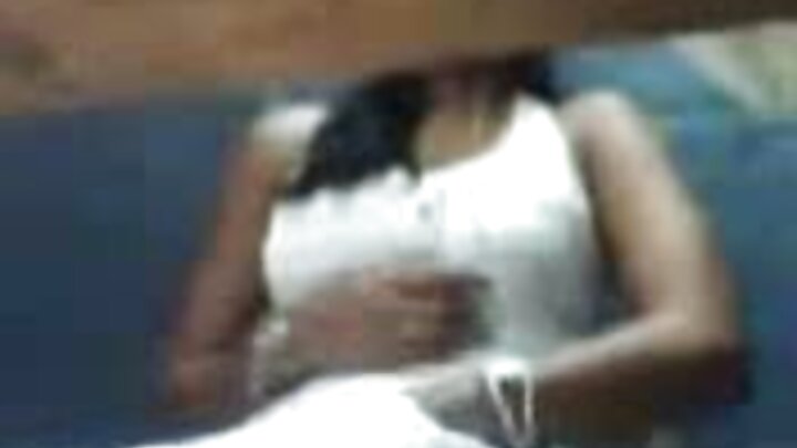 MILF Blonde Fesser anamlawiti mwanawe wa kambo kwa nguvu