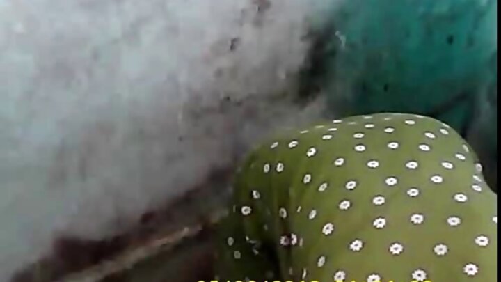 Mpenzi wa Kike Jennifer White anamlawiti mwanawe wa kambo.