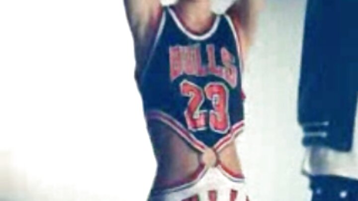 Ngono ya kikundi na wachezaji watatu wa ballerina