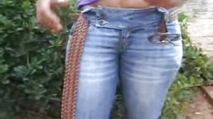 Charlie Forde, blonde, apigwa na mpenzi wake