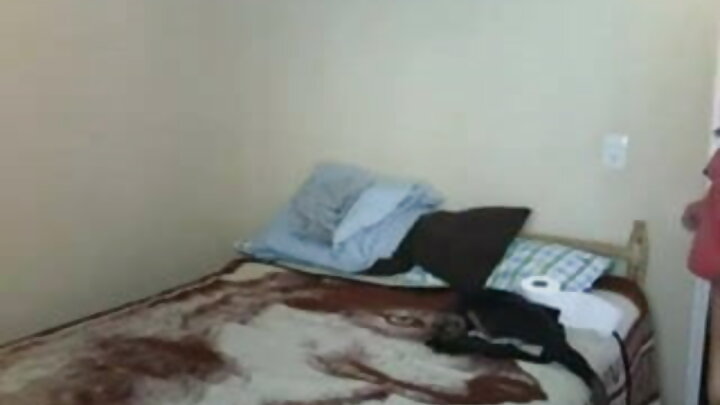 Badala ya kifungua kinywa, mwanaume anamlamba mrembo kwa nguvu