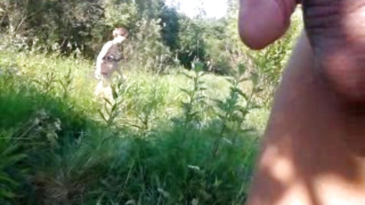 Msichana wa kifahari anamlawiti kaka yake wa kambo