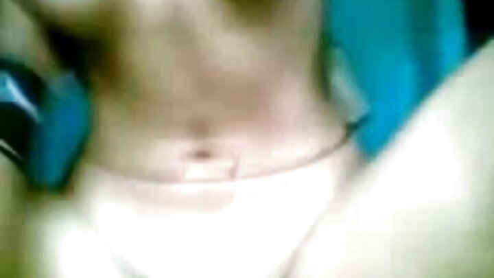 Veronica Leal, blonde, apigwa na mwanaume mzee
