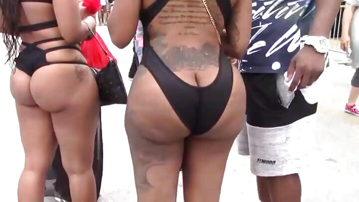 Hali nzuri kutoka kwa watu watatu kitandani