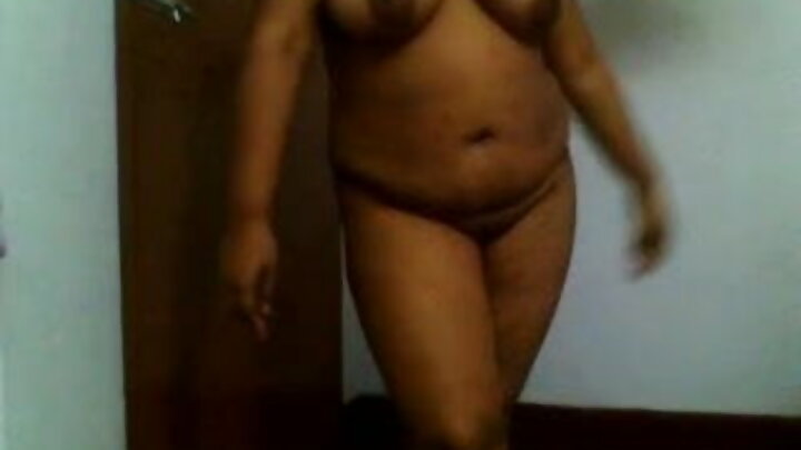 Brown Marie Berger anatongozwa na mpenzi mwenye upara